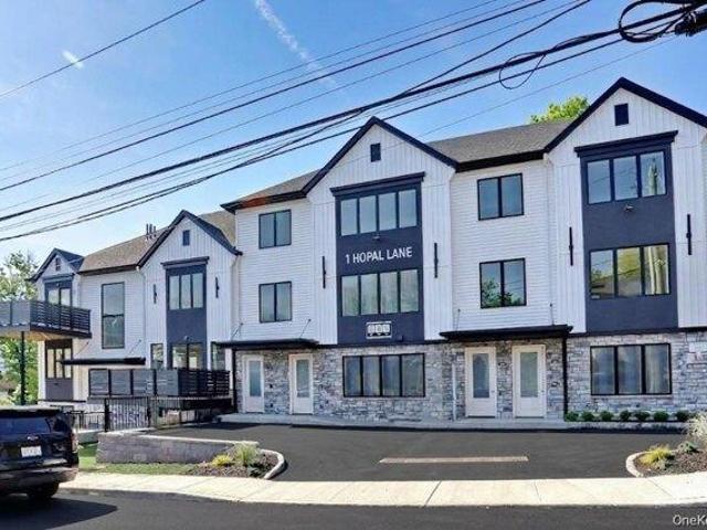 Condo for sale in Rockland, New York