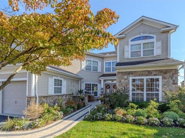 Condo for sale in Mount Sinai