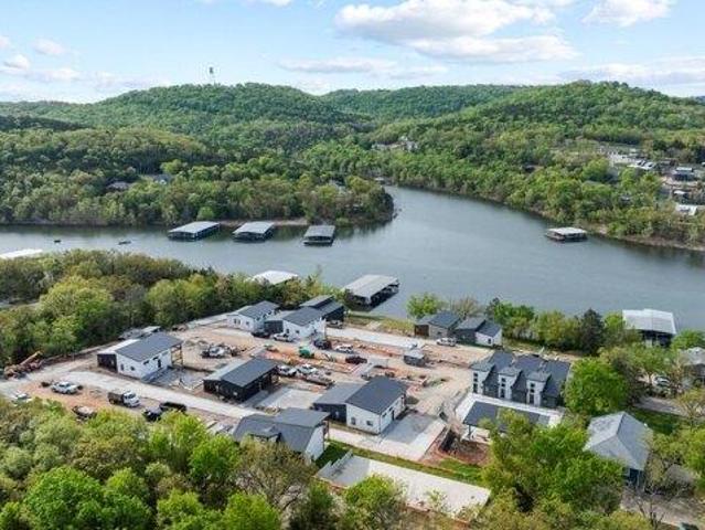 Condo for sale in Reeds Spring