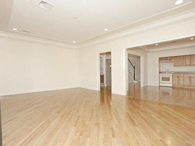 Condo for sale in Rockland, New York