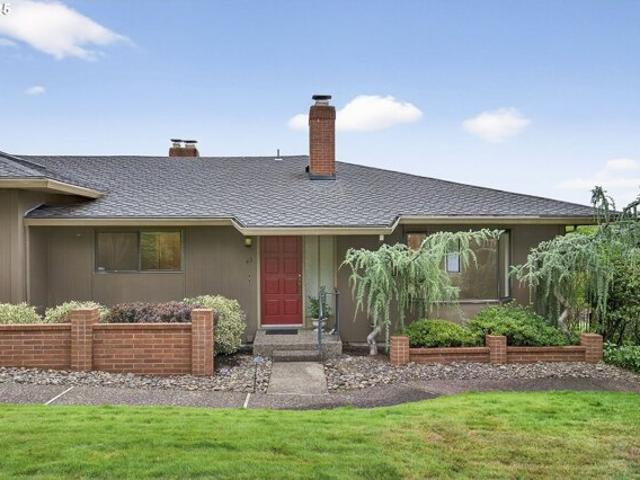 Condo for sale in Oregonia