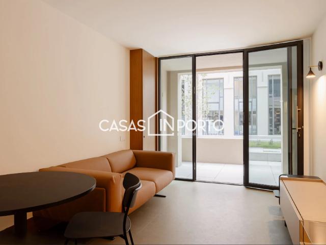 Apartamento alugar em Conjunto Urbano da Ribeira, Porto