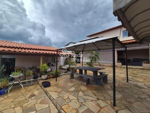 Casa venda em Região Geográfica Imediata do Distrito Federal, Região Integrada de Desenvolvimento do Distrito Federal e Entorno