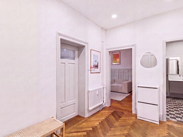 Apartment kaufen in Einigen, Zürich