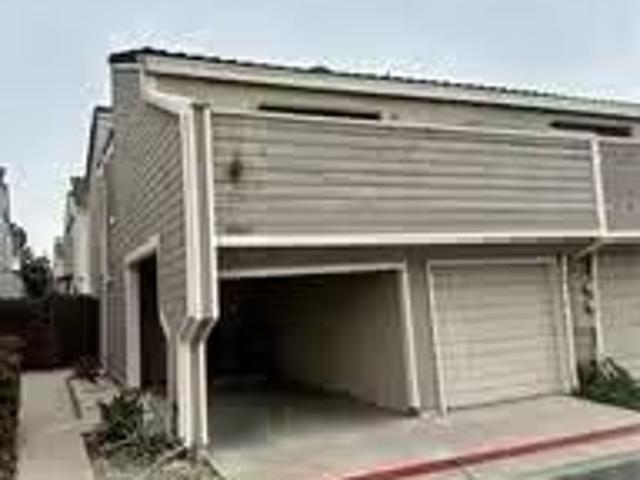 Condo for rent in Fontana