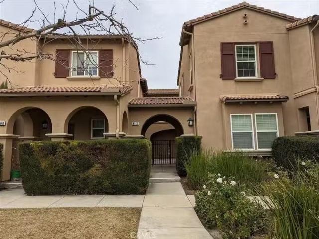 Condo for rent in Fontana