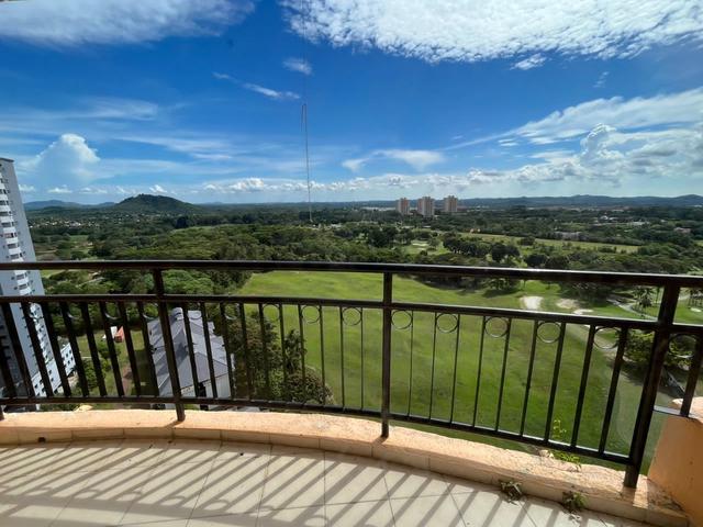 Condominium for sale in Malaka