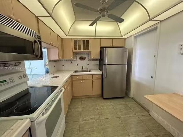 Condo for rent in Hollywood