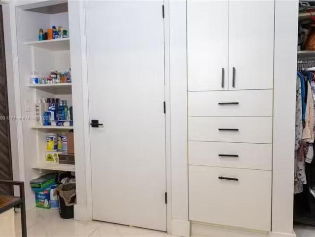 Condo for rent in Miami