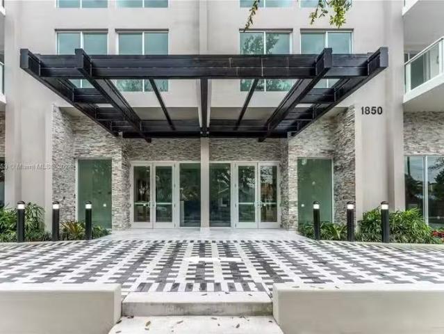 Condo for rent in Hollywood