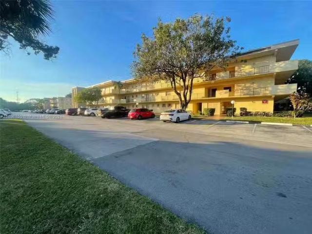 Condo for rent in Hollywood
