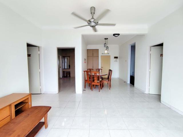Condominium for sale in Malaka