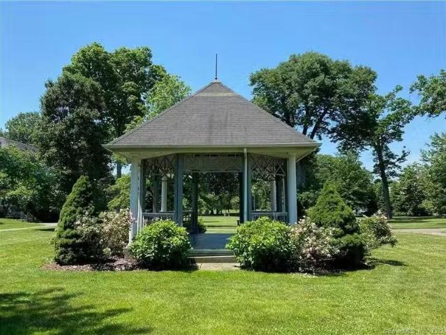 Condo for rent in Stamford