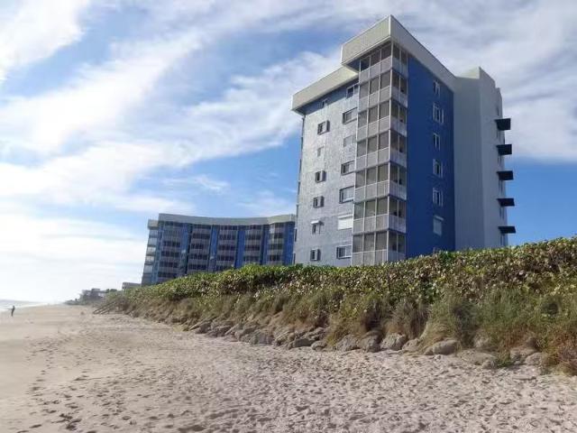 Condo for rent in Melbourne