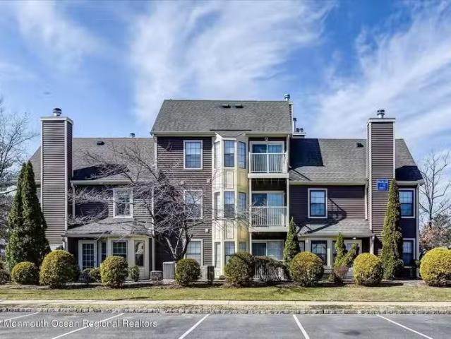 Condo for rent in East Brunswick