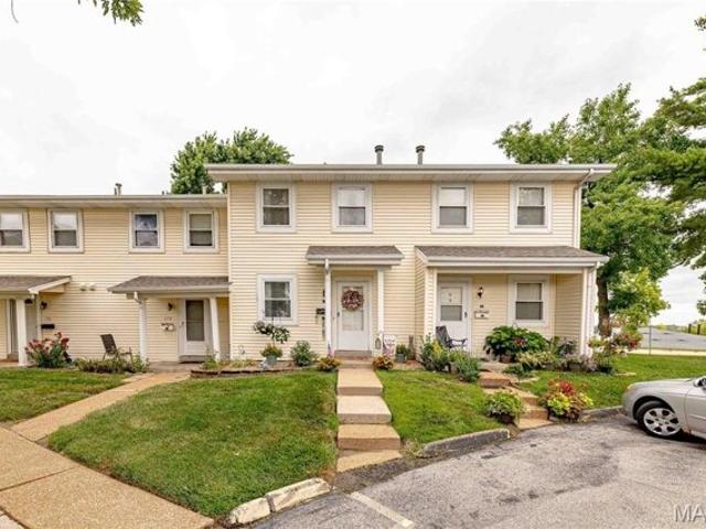Condo for sale in Saint Charles Condo for sale in Saint Charles
