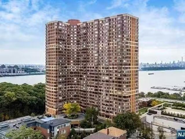House for rent in Fort Lee