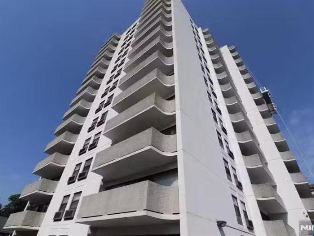 Condo for rent in Fort Lee