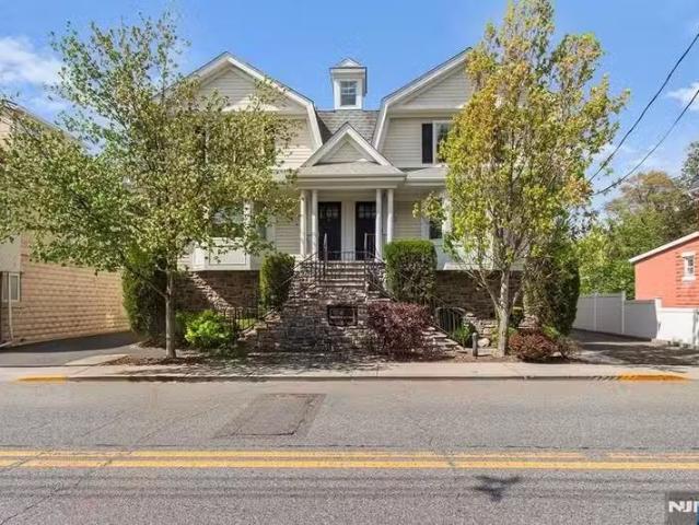 Condo for rent in Teaneck