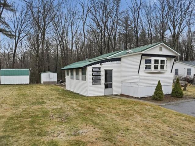 Property for sale in Wagon Wheel Mobile Home Park, Brookfield