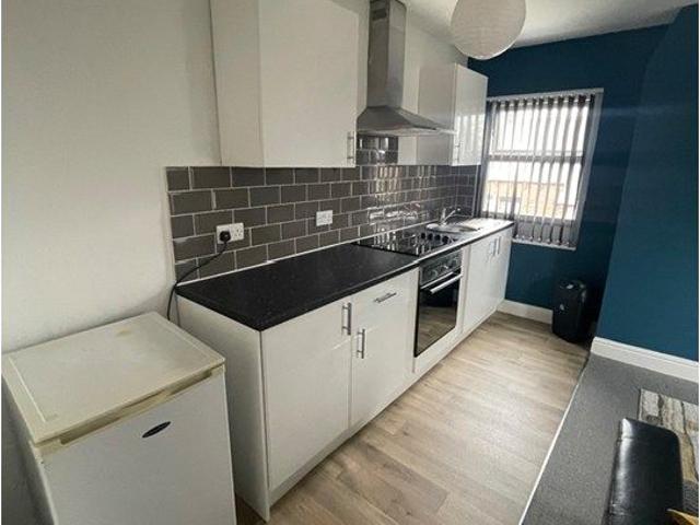Studio for rent in Armley, West Yorkshire