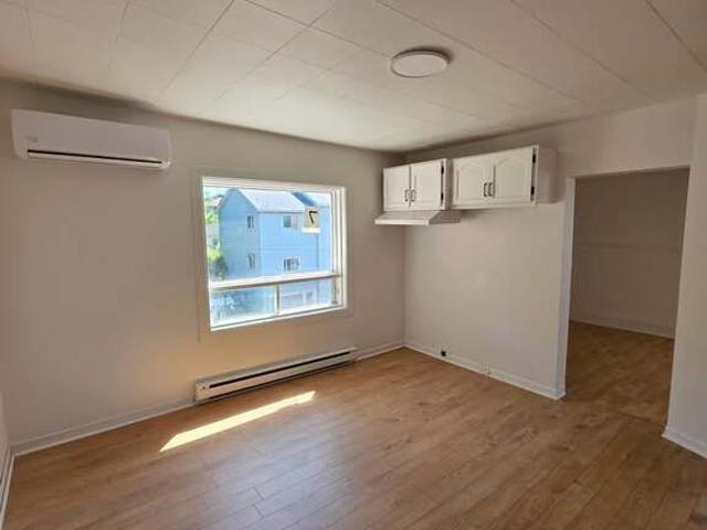 Apartment for rent in Le Haut-saint-françois, Quebec
