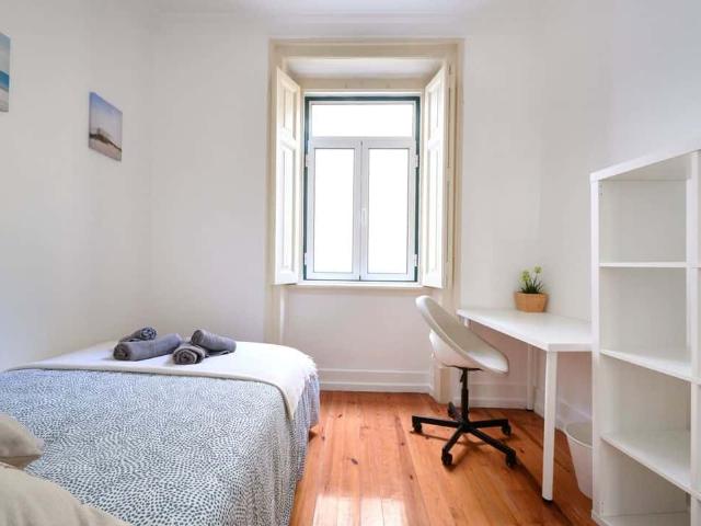 Room alugar em Porto Salvo, Casal das Chocas