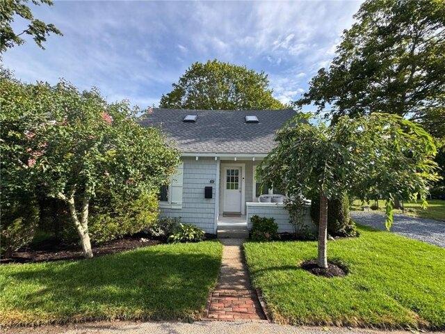 House for sale in Narragansett Pier, Narragansett