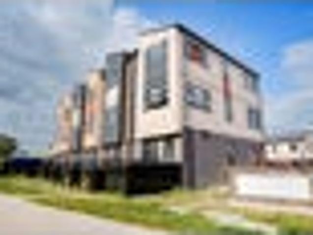 Townhouse for rent in Papakura