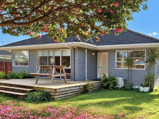 House for rent in Waiata Shores, Papakura