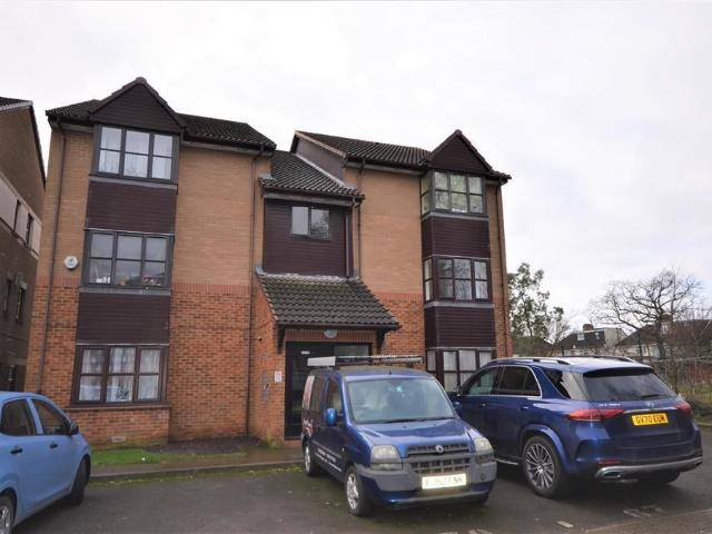 Studio for rent in Sudbury, Greater London