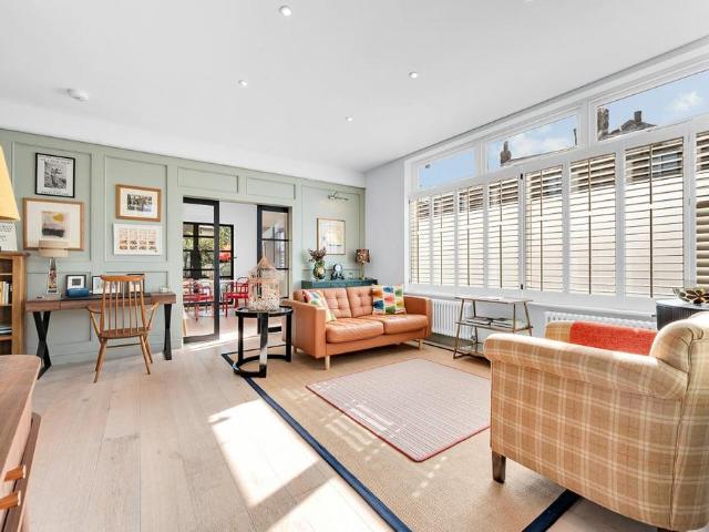 House for rent in London Borough of Ealing, Greater London