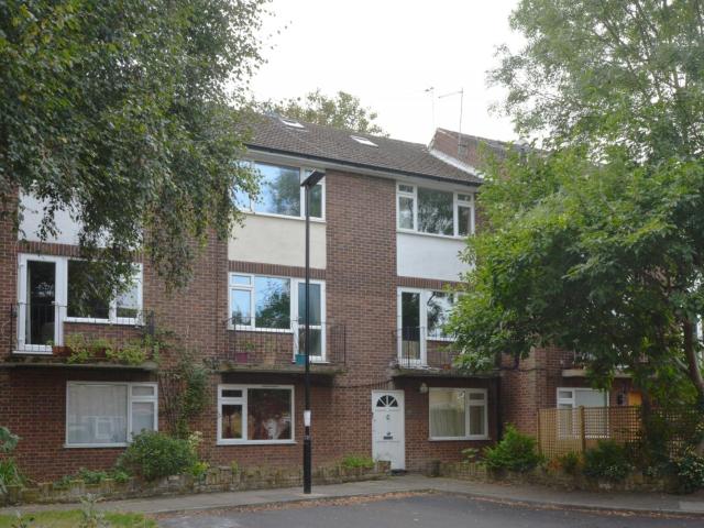 Apartment for rent in London Borough of Hounslow, Cat Hill