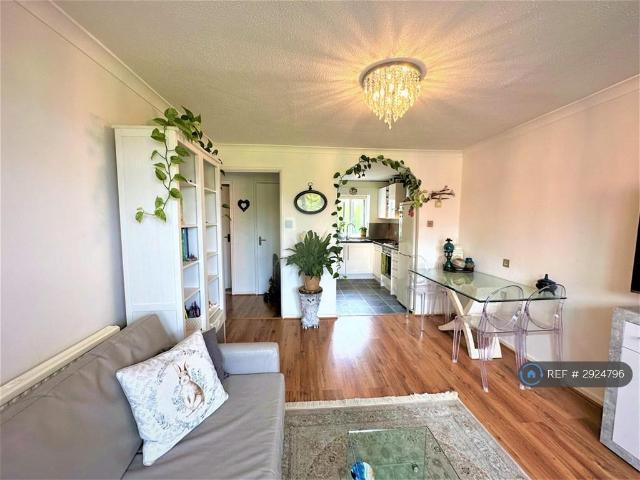 Apartment for rent in London Borough of Merton, Greater London