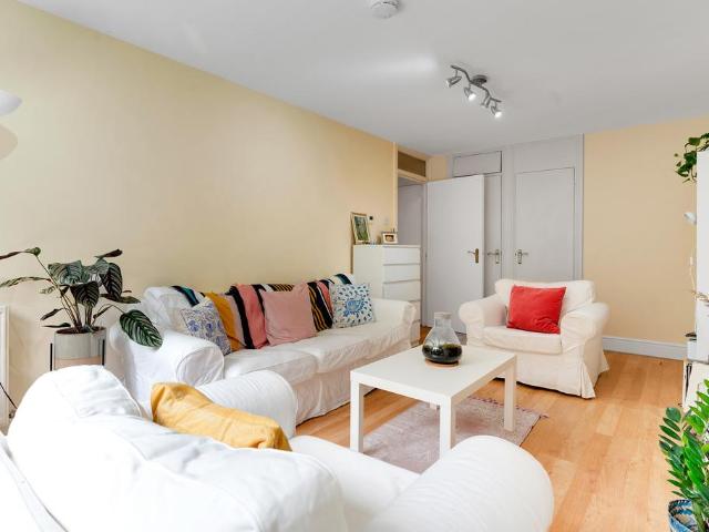House for rent in Barnsbury, Greater London