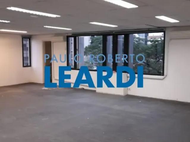 Ponto Comercial aluguel em Região Imediata de São Paulo, Região Metropolitana de São Paulo