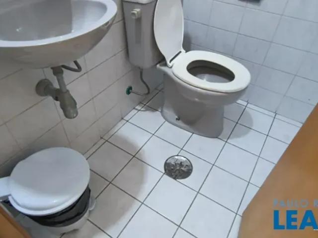 Ponto Comercial aluguel em Região Imediata de São Paulo, Região Metropolitana de São Paulo