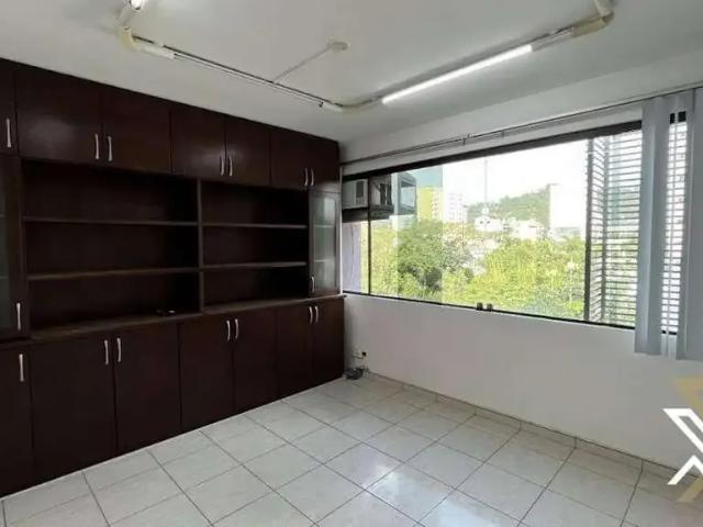 Escritorio aluguel em Região Geográfica Imediata de Blumenau, Blumenau