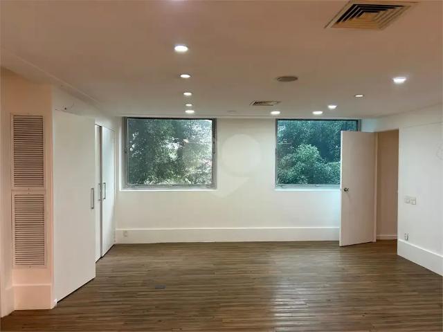 Escritorio aluguel em Região Imediata de São Paulo, Região Metropolitana de São Paulo