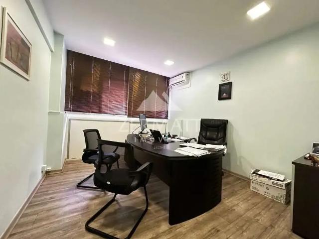 Escritorio venda em Região Geográfica Imediata de Blumenau, Blumenau