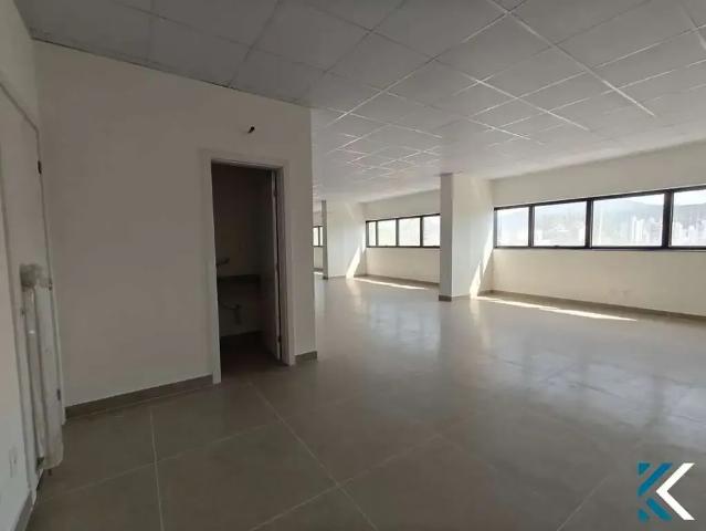 Escritorio venda em Região Geográfica Imediata de Blumenau, Blumenau