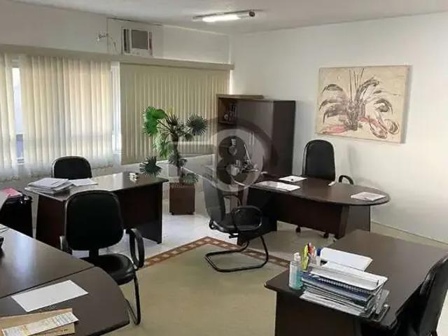 Escritorio venda em Região Geográfica Imediata de Florianópolis, Desterro
