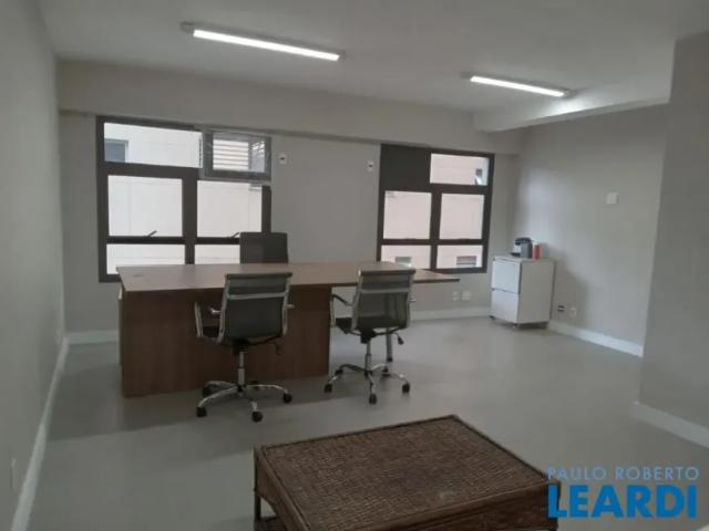Ponto Comercial aluguel em Região Imediata de São Paulo, Região Metropolitana de São Paulo