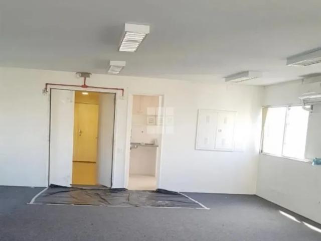 Ponto Comercial aluguel em Região Imediata de São Paulo, Região Metropolitana de São Paulo
