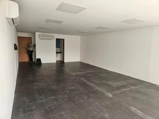 Ponto Comercial aluguel em Região Imediata de São Paulo, Região Metropolitana de São Paulo