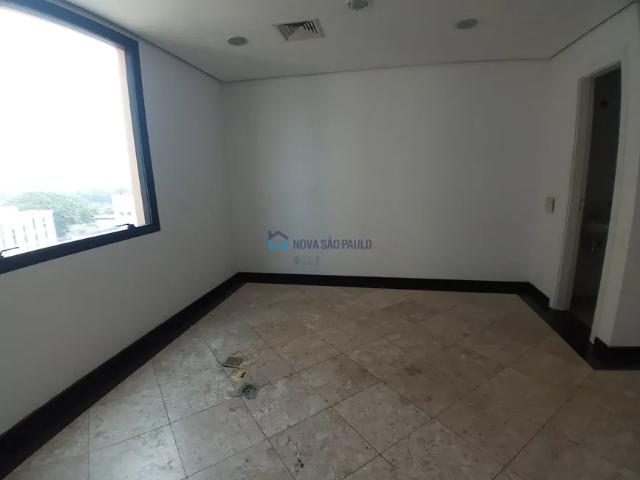 Ponto Comercial aluguel em Região Imediata de São Paulo, Região Metropolitana de São Paulo