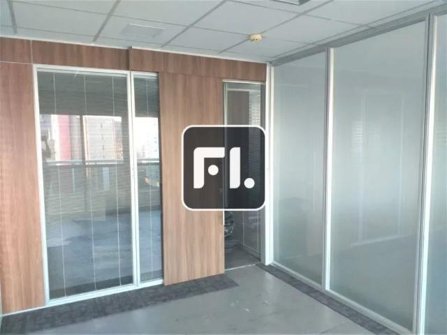 Ponto Comercial aluguel em Região Imediata de São Paulo, Região Metropolitana de São Paulo