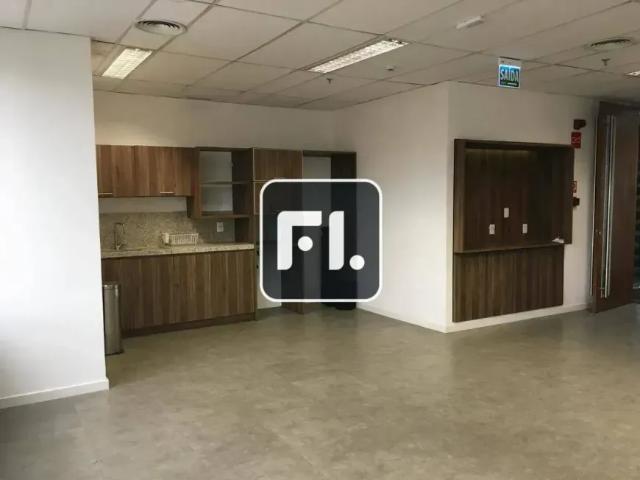 Ponto Comercial aluguel em Região Imediata de São Paulo, Região Metropolitana de São Paulo