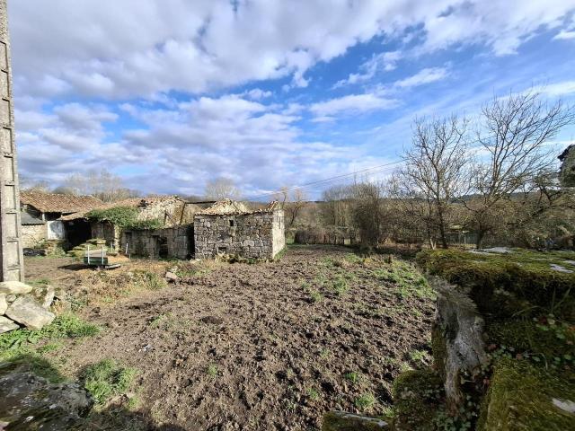 Casa en venta en Ourense, Galicia