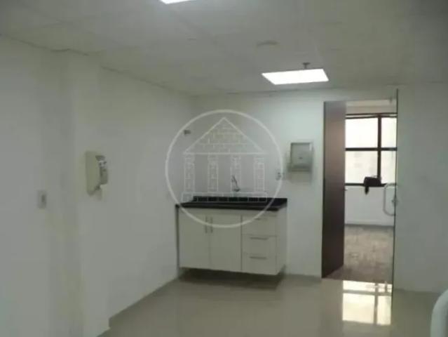 Ponto Comercial aluguel em Região Imediata de São Paulo, Região Metropolitana de São Paulo